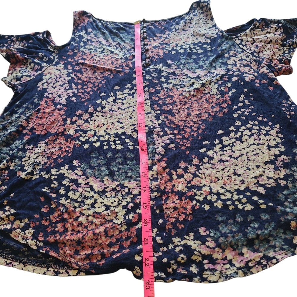 Lucky Brand Navy Floral Cold Shoulder Top XL Boho Flutter Sleeve Blouse - Picture 10 of 11